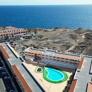 https://apt-sea-panda.adeje-hotels.com